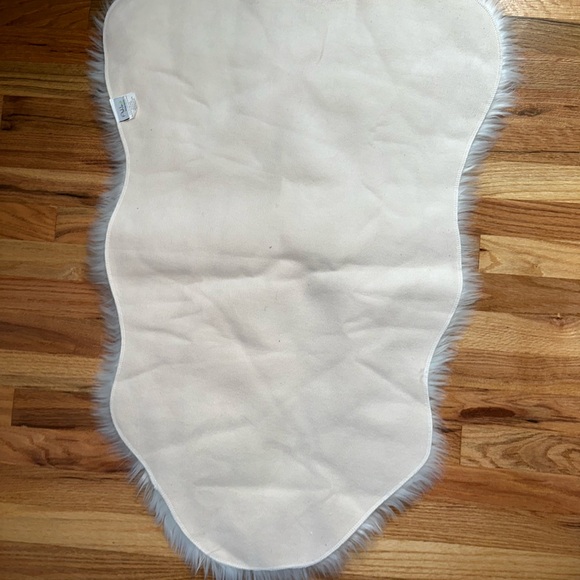 Fluffy White Faux Fur Rug - Picture 2 of 2
